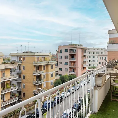 Maison G - New Design With Balcony Διαμέρισμα